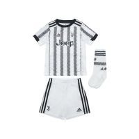: Juventus Turyn - strój junior Adidas